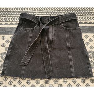NWT Abercrombie and Fitch mini denim skirt in charcoal black size 26 with belt